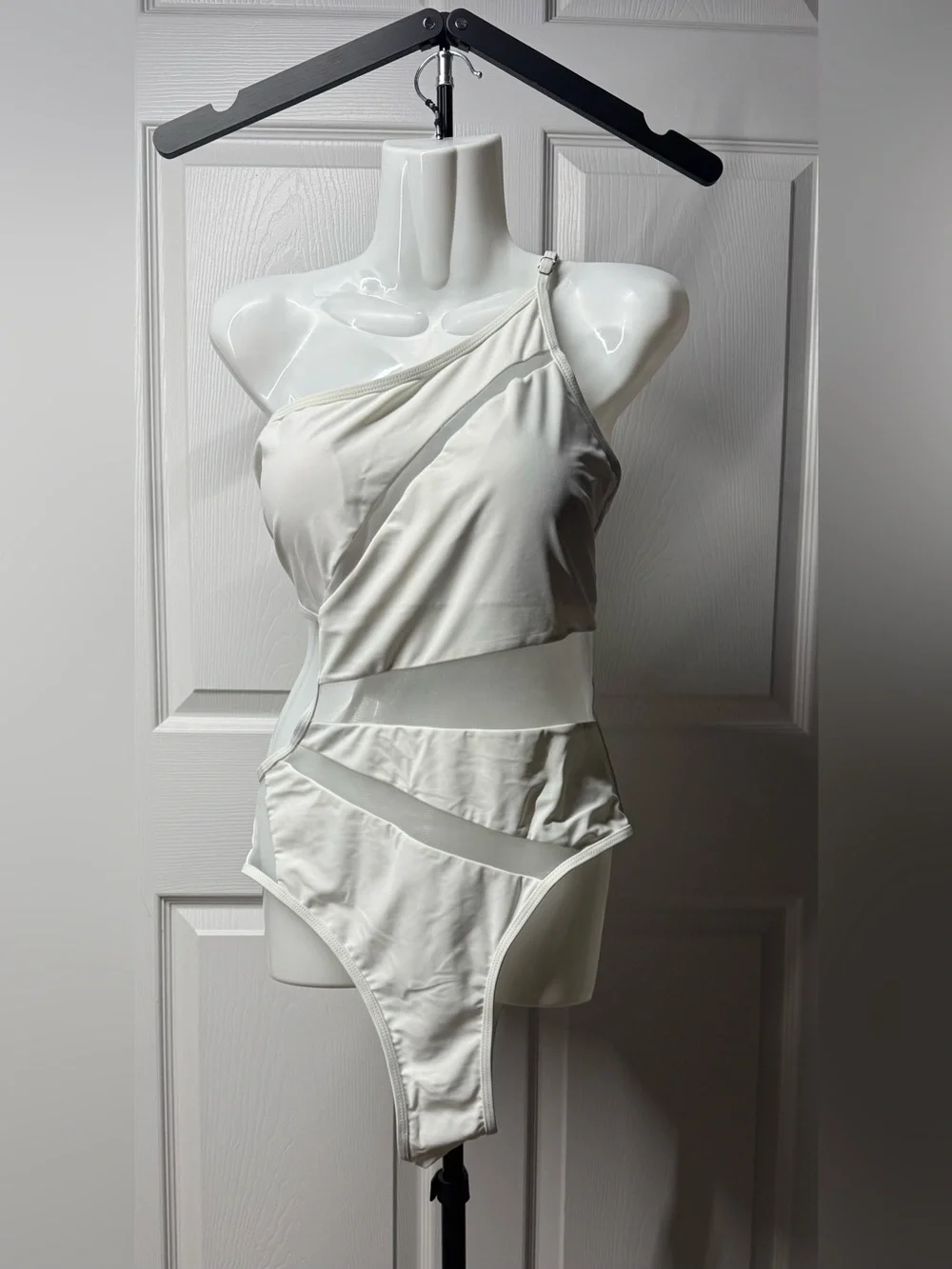 Women’s NOVA SWIM White Asymmetric One-Shoulder Cutout Swimsuit XL